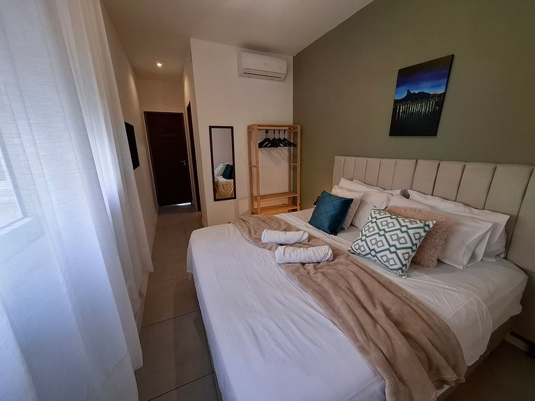 Excellent location between Copacabana and Ipanema.